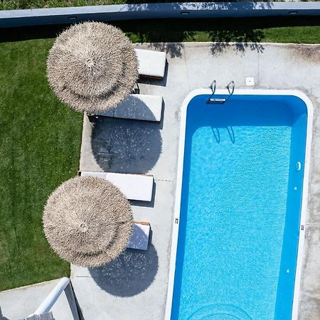 אדליאנוס קומפוס Gramvella Resort מראה חיצוני תמונה