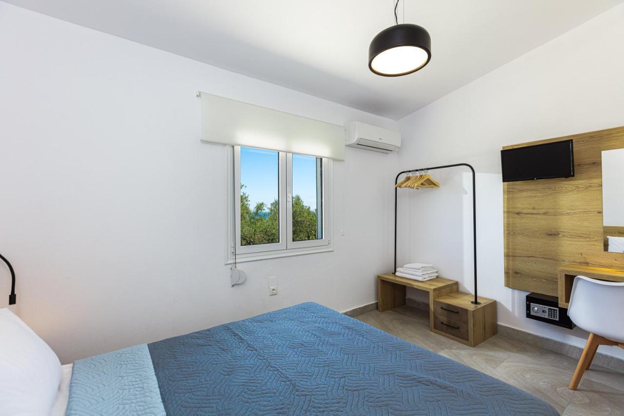 אדליאנוס קומפוס Gramvella Resort מראה חיצוני תמונה
