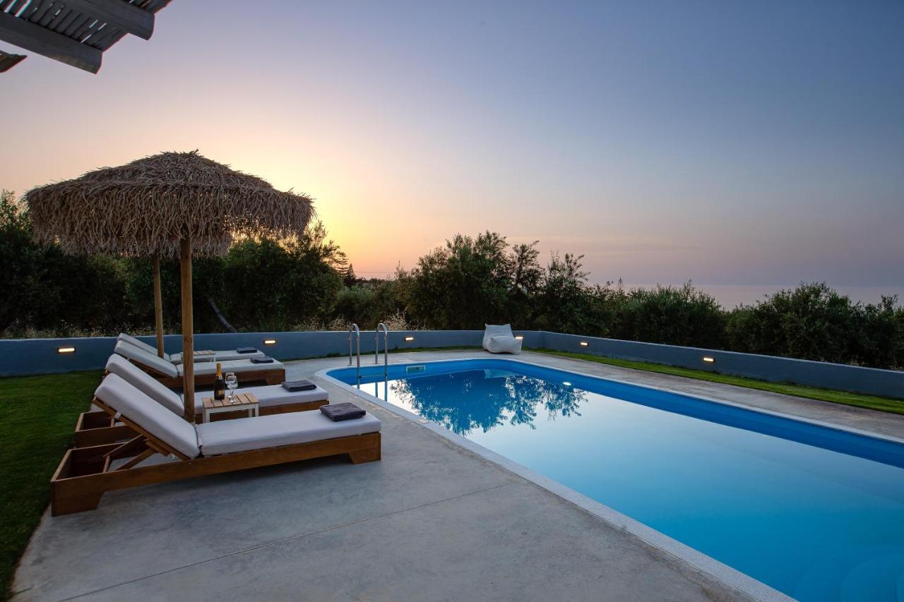 אדליאנוס קומפוס Gramvella Resort מראה חיצוני תמונה