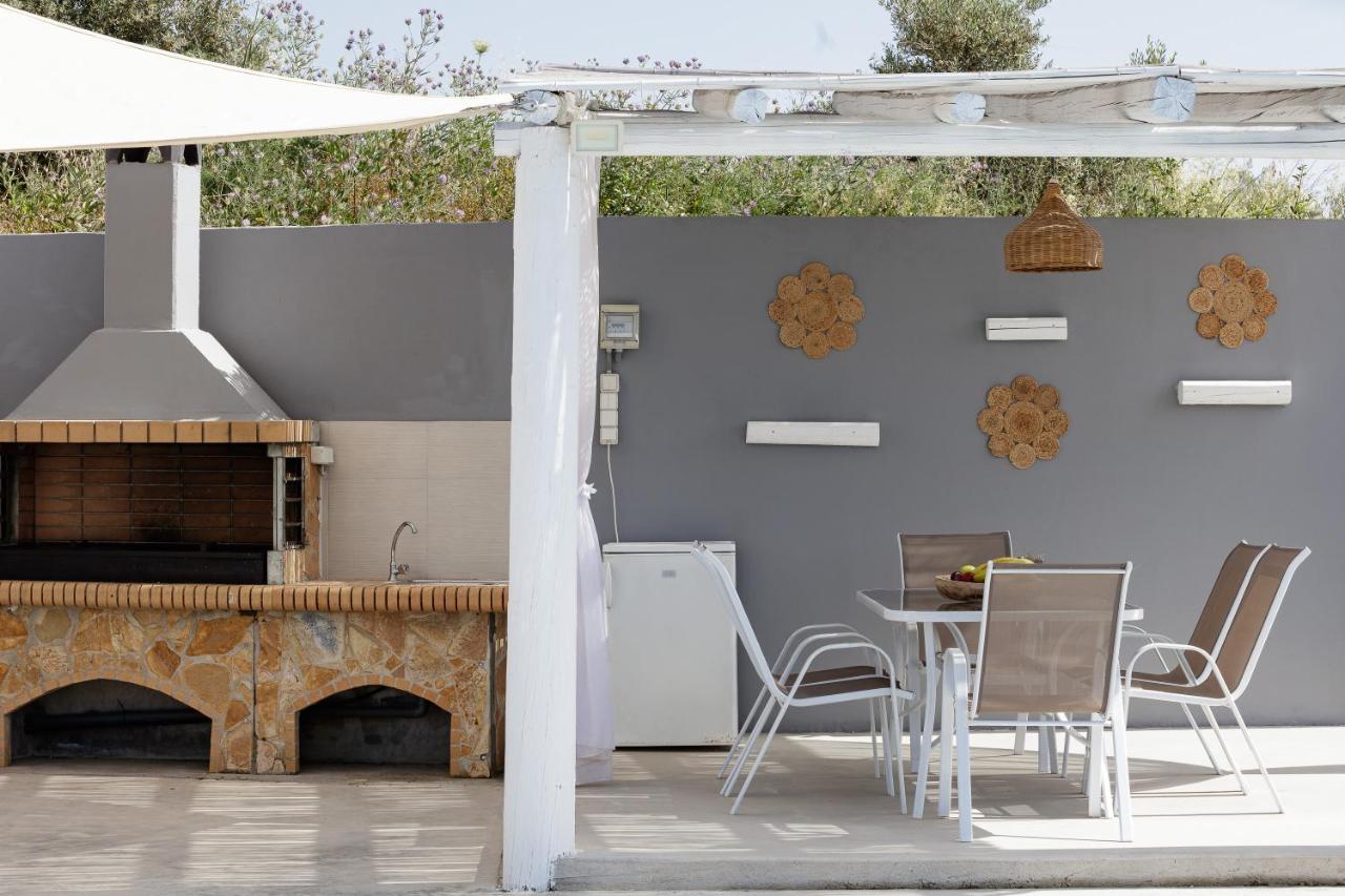אדליאנוס קומפוס Gramvella Resort מראה חיצוני תמונה