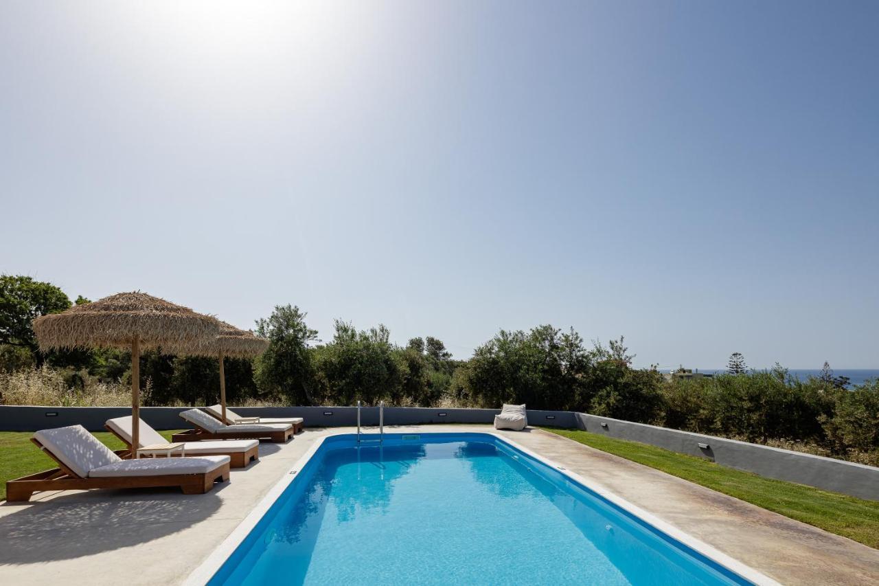 אדליאנוס קומפוס Gramvella Resort מראה חיצוני תמונה