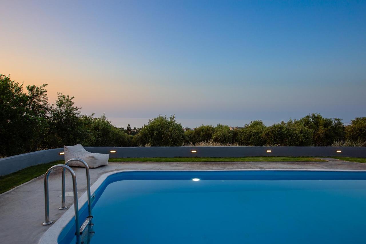 אדליאנוס קומפוס Gramvella Resort מראה חיצוני תמונה